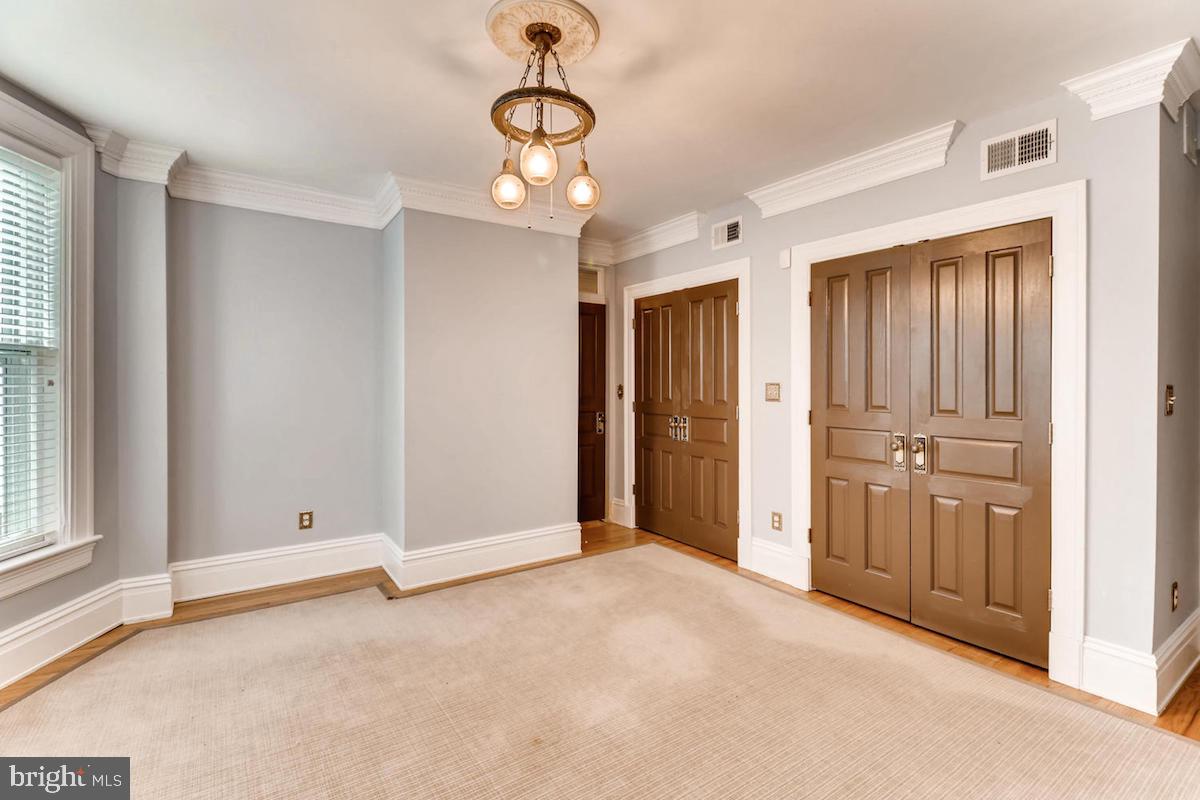 5607 Roland Avenue Baltimore, MD 21210 - Photo 24 of 27