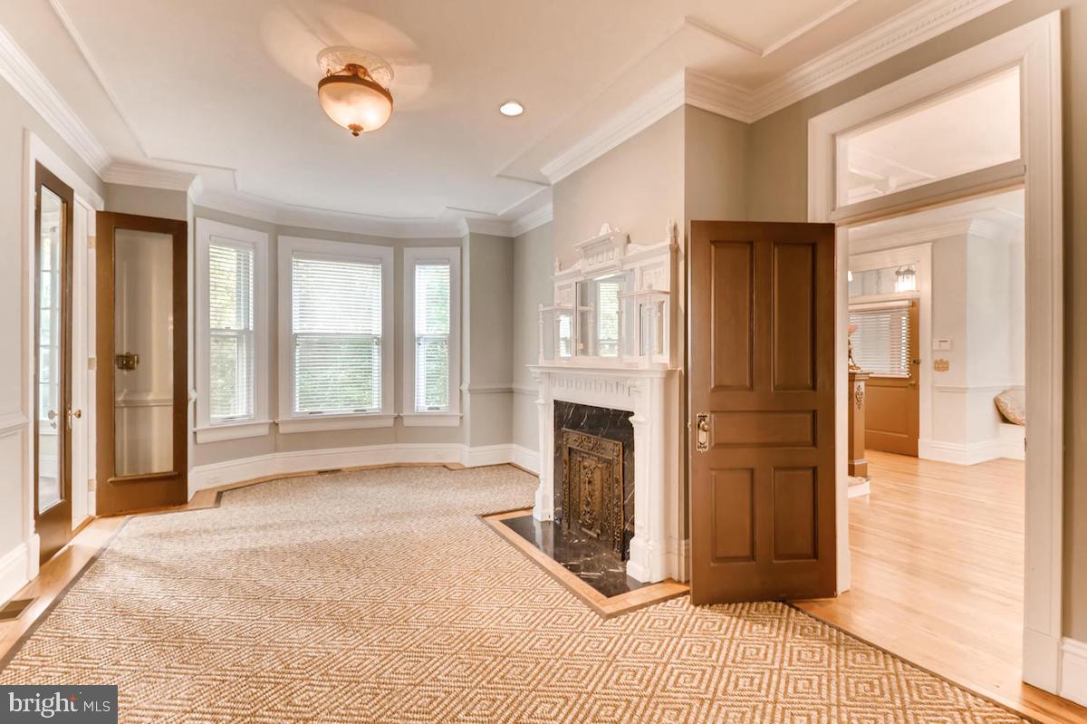 5607 Roland Avenue Baltimore, MD 21210 - Photo 4 of 27