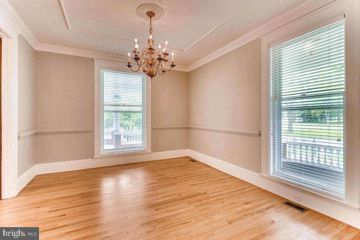 5607 Roland Avenue Baltimore, MD 21210 - Photo 6 of 27