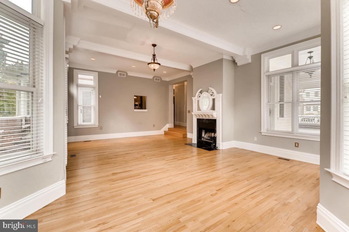 5607 Roland Avenue Baltimore, MD 21210 - Photo 7 of 27