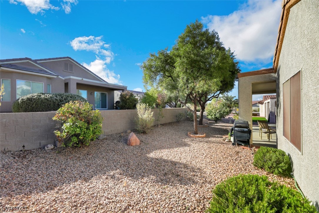3057 Monroe Park Road Henderson, NV 89052 - Photo 4 of 40 Gallery Image 4