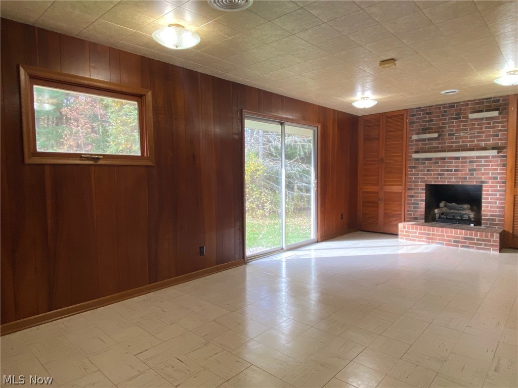 9374 Ravenna Road Chardon, OH 44024 - Photo 5 of 28