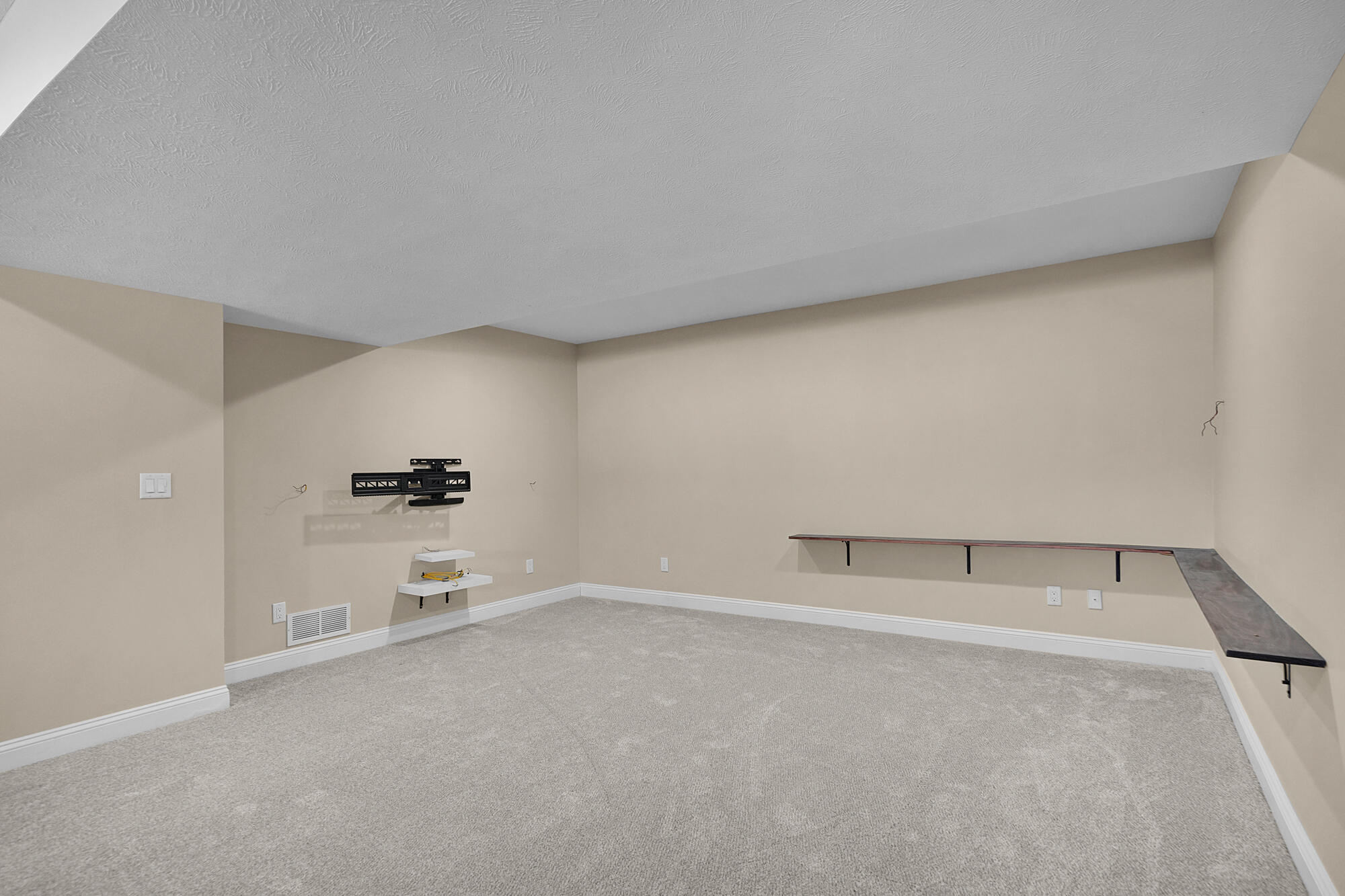 2905 Remy Court Northeast Grand Rapids, MI 49505 - Photo 19 of 24 _CR_6789