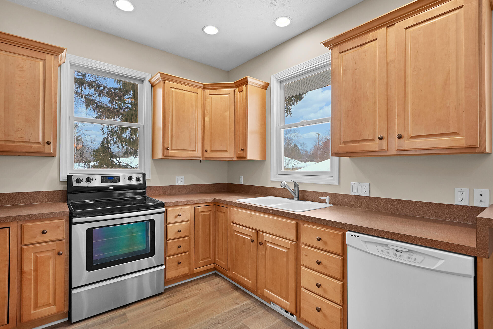 2905 Remy Court Northeast Grand Rapids, MI 49505 - Photo 5 of 24 _CR_6674