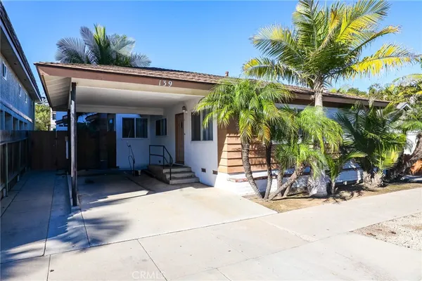 $1,495 | 139 10th Street, Seal Beach, CA 90740