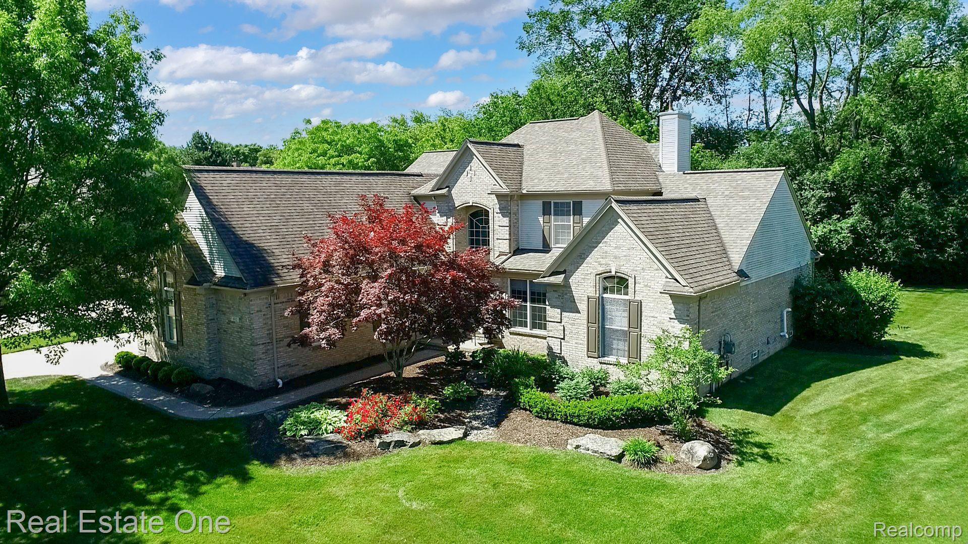 882 Loggers Circle Rochester, MI 48307 - Photo 1 of 54 Gallery Image 1