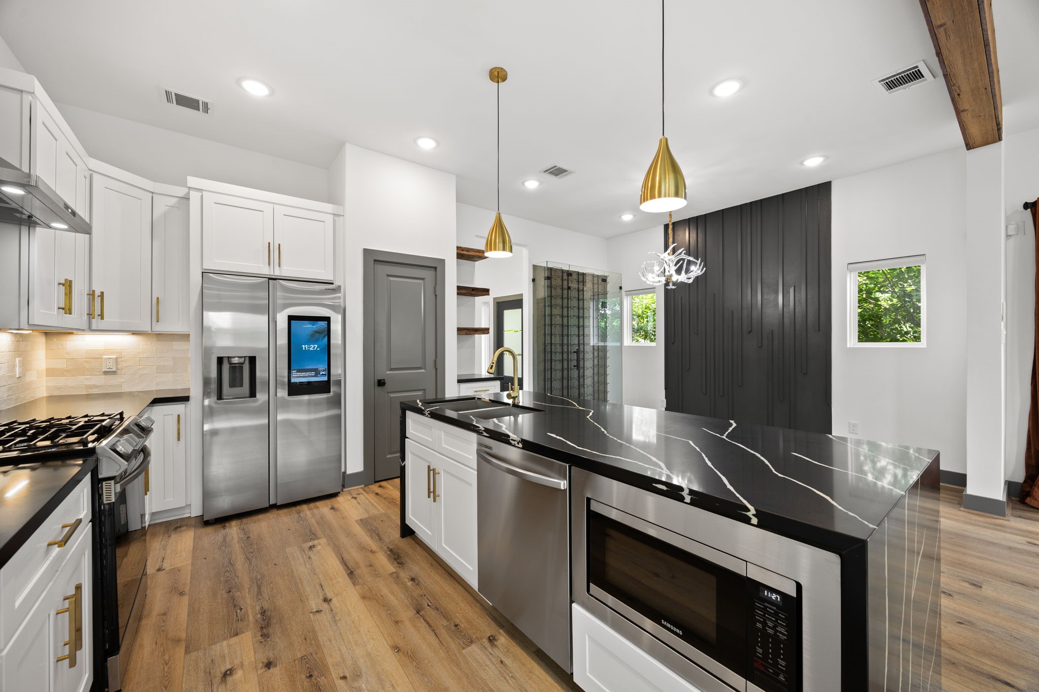 731 East 40th Street Houston, TX 77022 - Photo 10 of 28