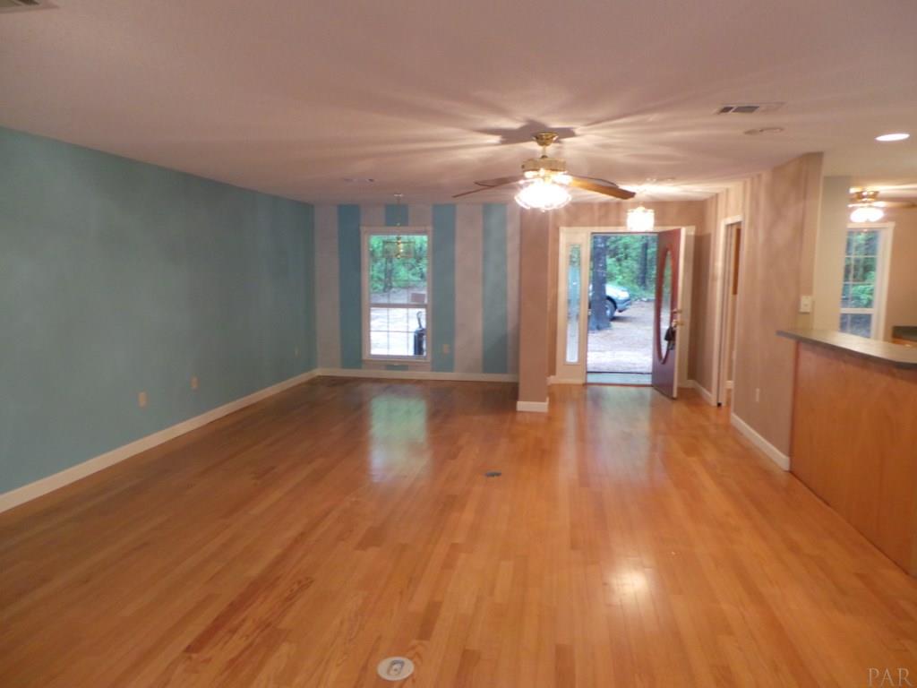 5299 Windham Road Milton, FL 32570 - Photo 4 of 23