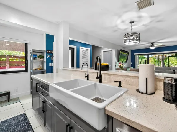 $2,999 | 8009 Northwest 71st Court, Tamarac, FL 33321