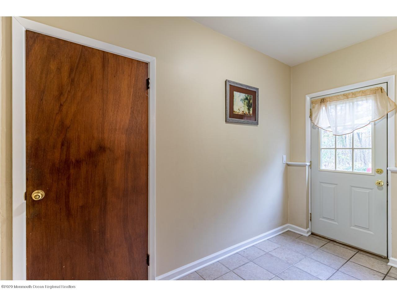 11 Ridge Road Morganville, NJ 07751 - Photo 16 of 34 28-11 Ridge (28)