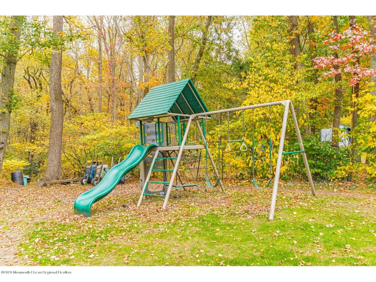 11 Ridge Road Morganville, NJ 07751 - Photo 28 of 34 9-11 Ridge (5)