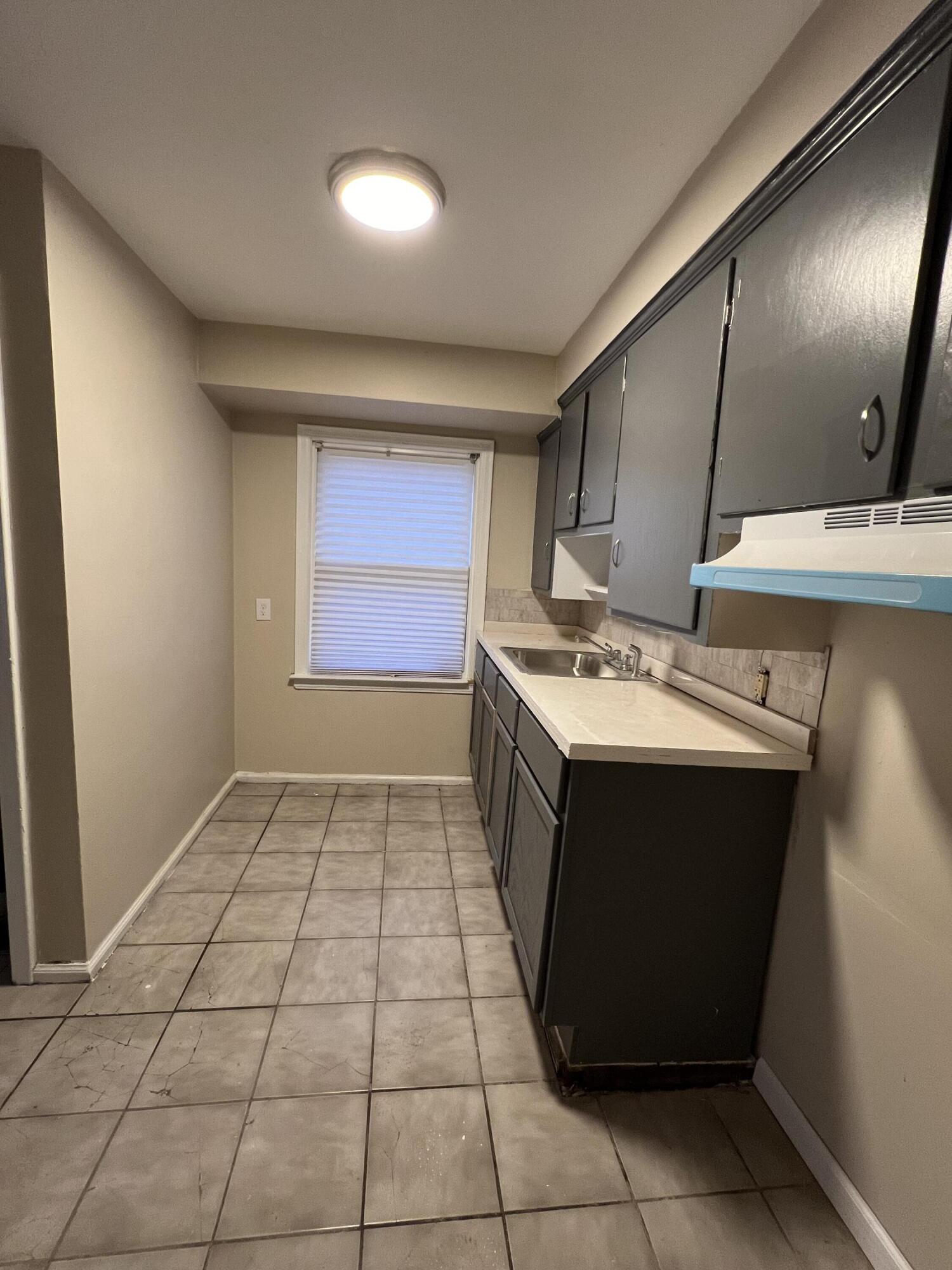18540 Annchester Road Detroit, MI 48219 - Photo 2 of 12 Kitchen View 1