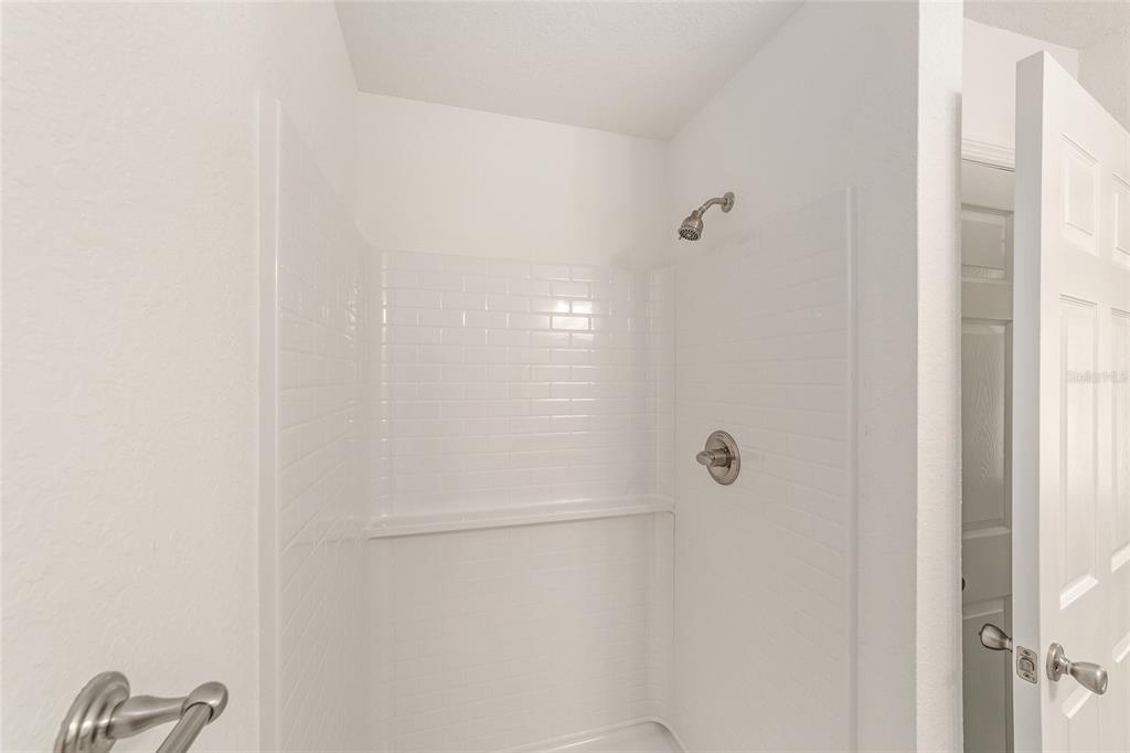284 Southwest Commodore Road Dunnellon, FL 34431 - Photo 24 of 48 a bathroom with a shower