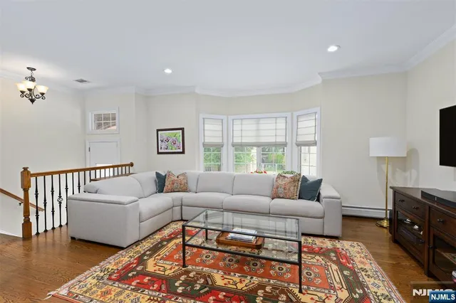 $1,099,000 | 266 Wayne Avenue, Cliffside Park, NJ 07010