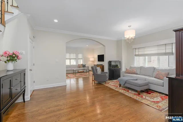 $1,099,000 | 266 Wayne Avenue, Cliffside Park, NJ 07010