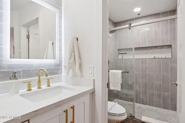 $3,500 | 5104 North 32nd Street, Unit 428, Phoenix, AZ 85018