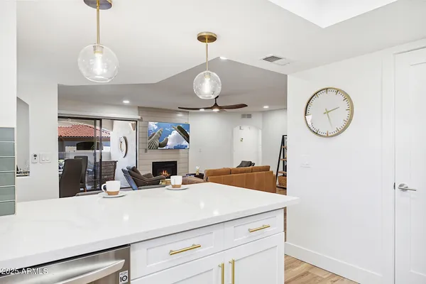 $3,500 | 5104 North 32nd Street, Unit 428, Phoenix, AZ 85018