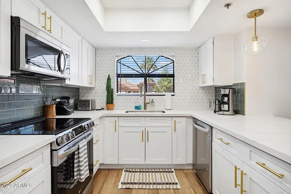 $3,500 | 5104 North 32nd Street, Unit 428, Phoenix, AZ 85018