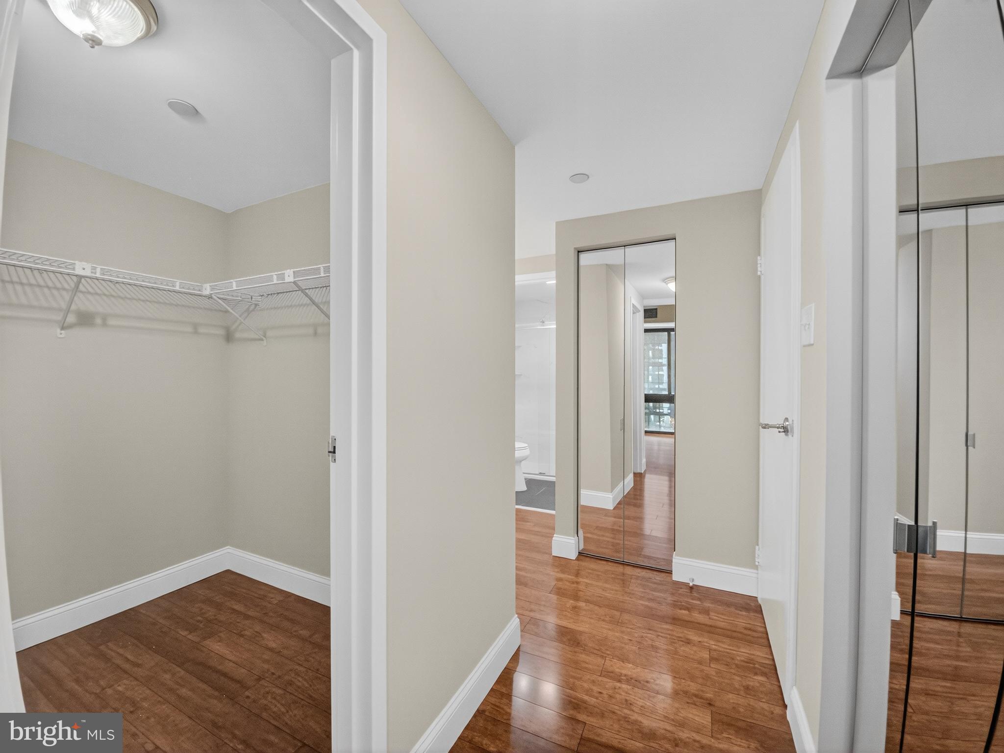 1530 Key Boulevard, Unit 517 Arlington, VA 22209 - Photo 25 of 50 a view of room with wooden floor