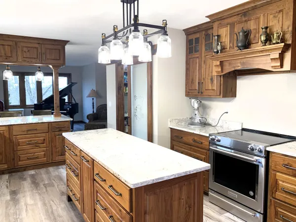 $895,000 | W11380 Ninabuck Road, Columbus, WI 53925