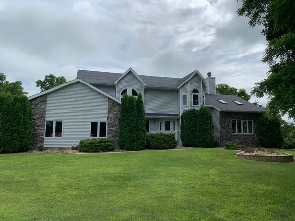 $895,000 | W11380 Ninabuck Road, Columbus, WI 53925