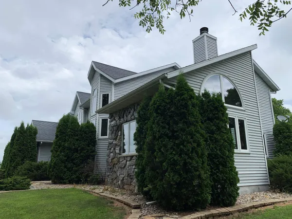 $895,000 | W11380 Ninabuck Road, Columbus, WI 53925