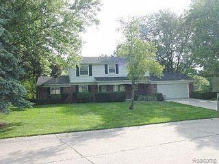 716 Campus Road Rochester, MI 48309 - Photo 1 of 1 Front