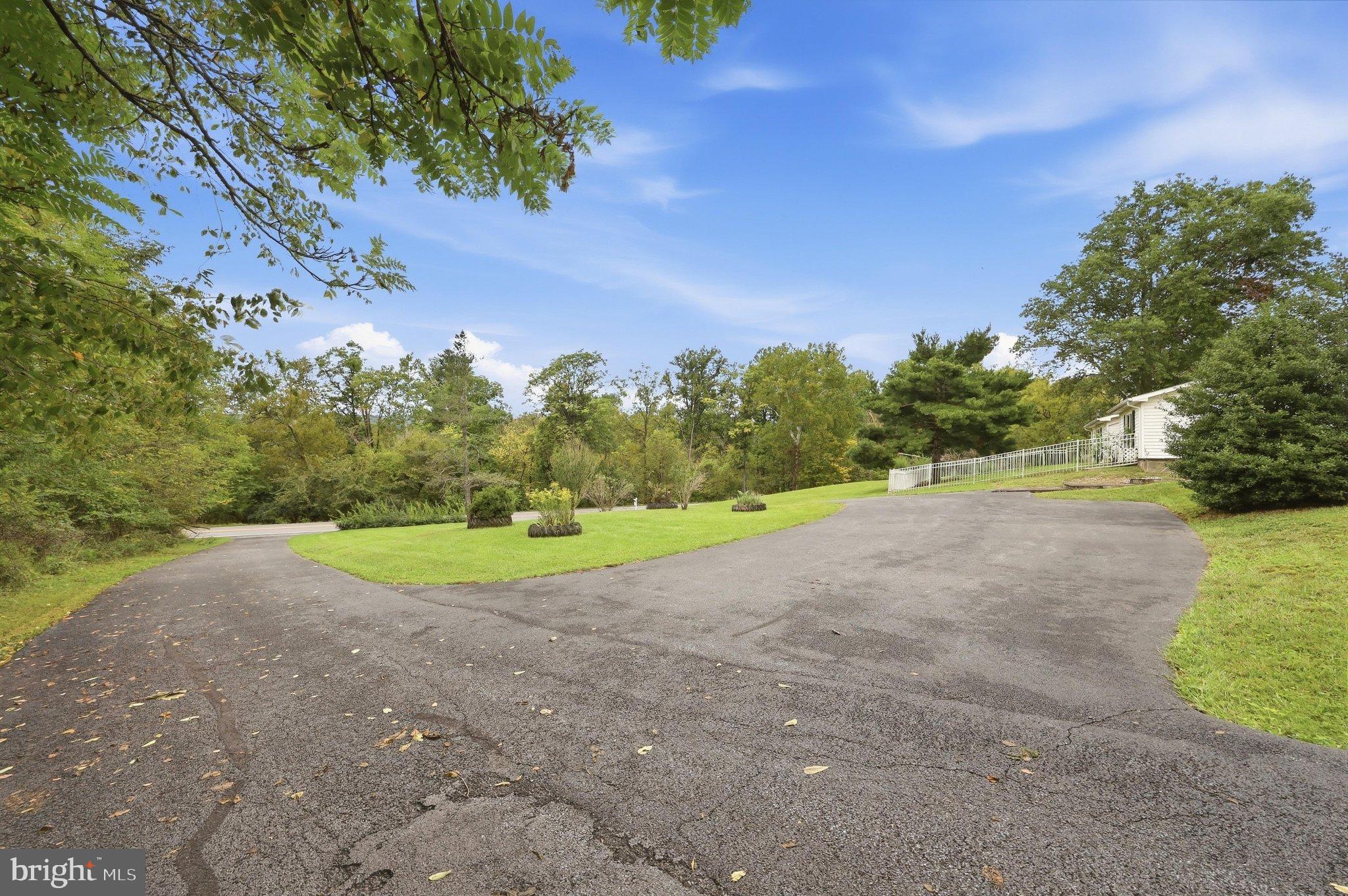 12349 Layman Road Thurmont, MD 21788 - Photo 46 of 50 Driveway