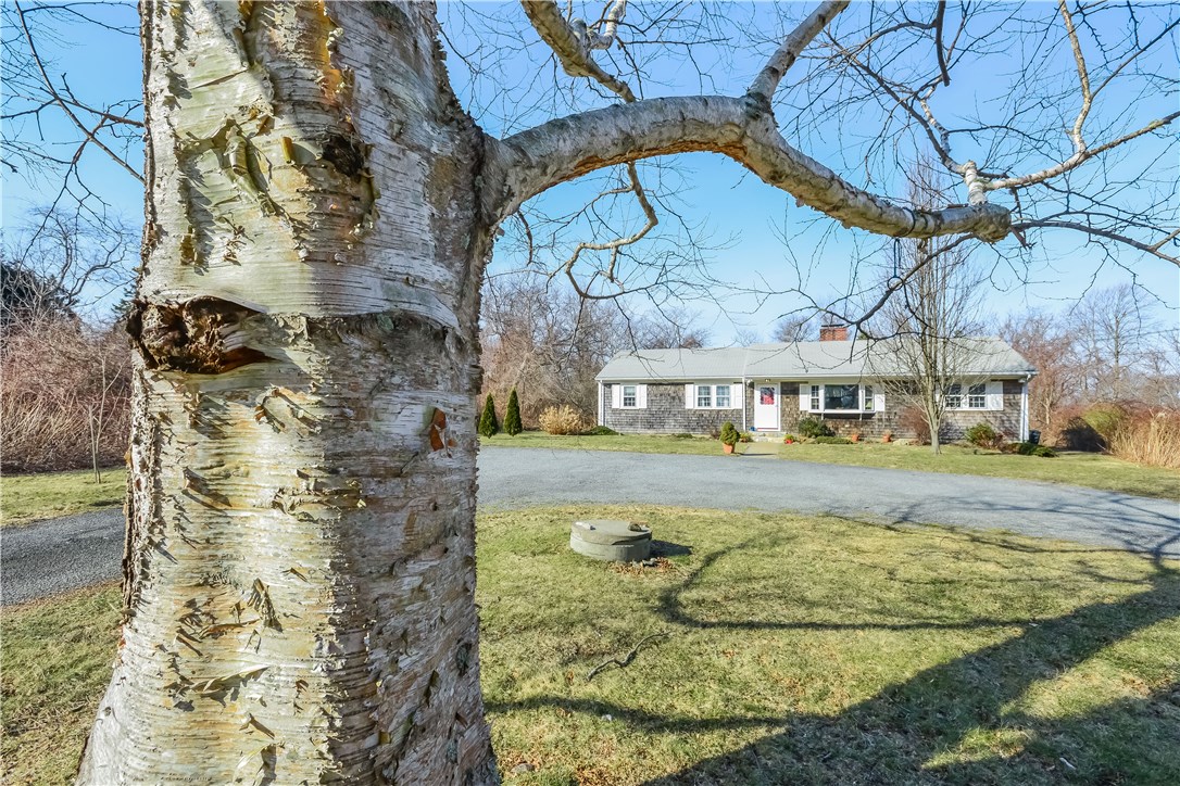 25 Old Main Road Little Compton, RI 02837 - Photo 4 of 29