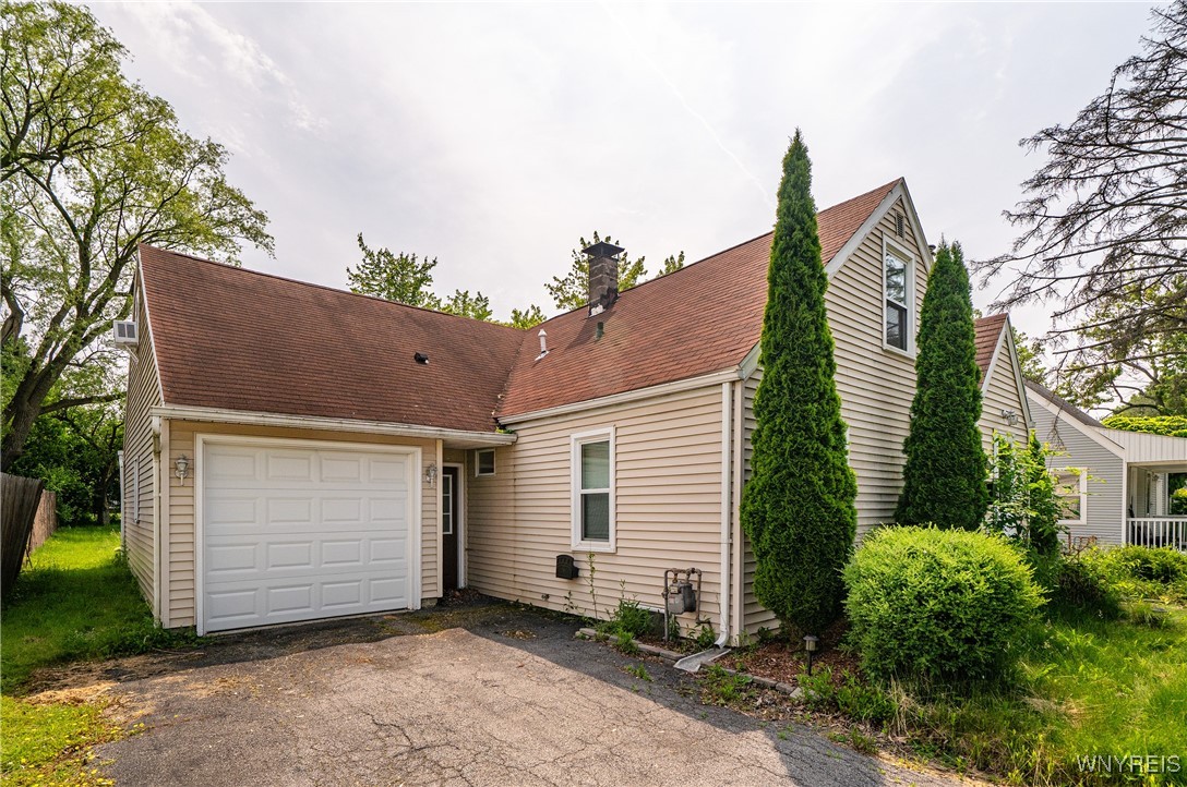 55 Spruce Road Amherst, NY 14226 - Photo 3 of 40