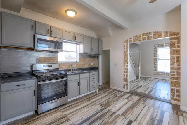 $165,000 | 937 Riverview Avenue, Kansas City, KS 66101