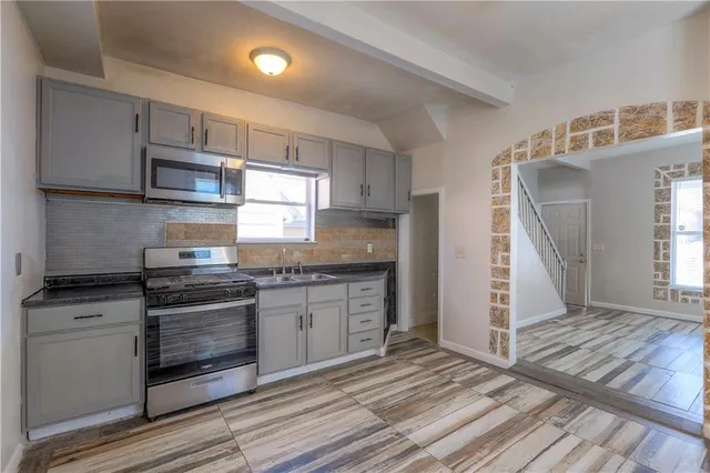 $165,000 | 937 Riverview Avenue, Kansas City, KS 66101