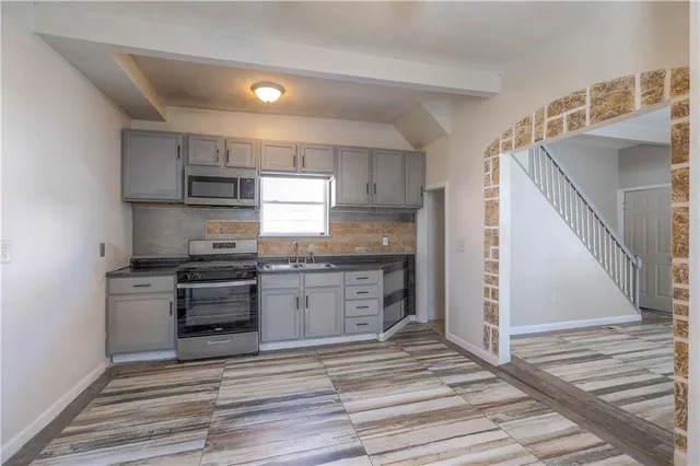 $165,000 | 937 Riverview Avenue, Kansas City, KS 66101