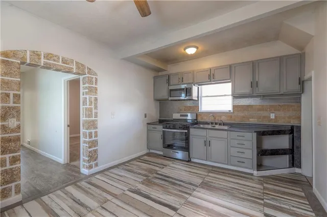 $165,000 | 937 Riverview Avenue, Kansas City, KS 66101