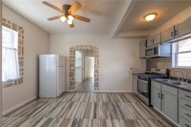 $165,000 | 937 Riverview Avenue, Kansas City, KS 66101