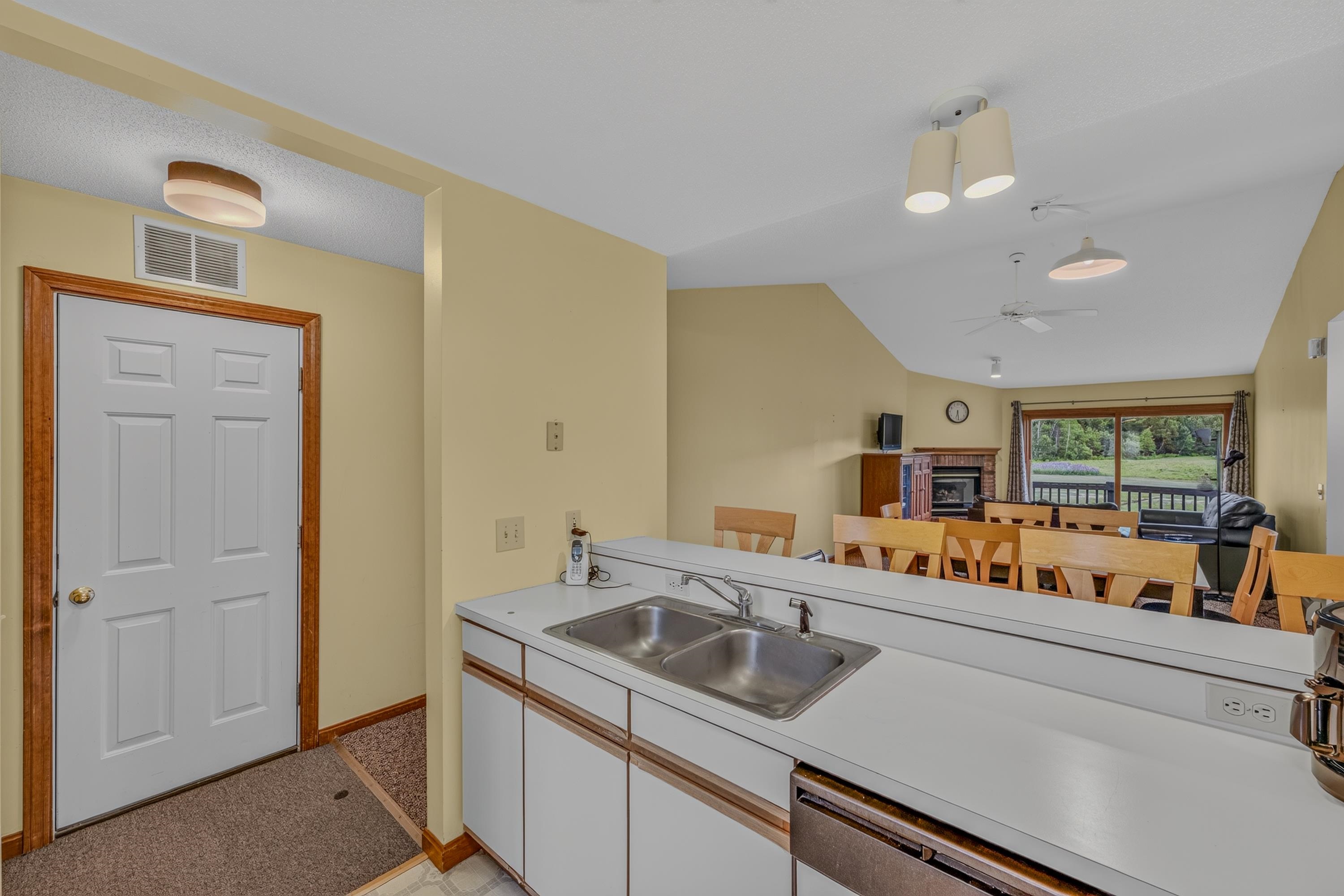 10 Stickney Way, Unit 16 Carroll, NH 03595 - Photo 9 of 27