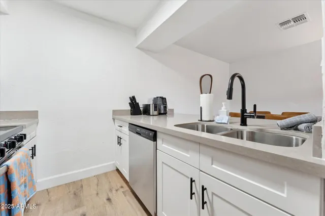 a close view of sink and tap