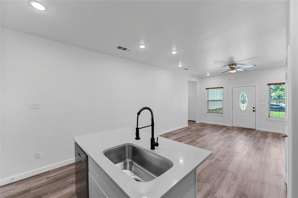 3331 Spring Avenue Dallas, TX 75215 - Photo 7 of 20