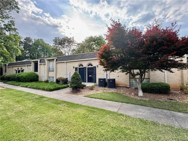$300,000 | 5400 Roswell Road, Unit A4, Sandy Springs, GA 30342