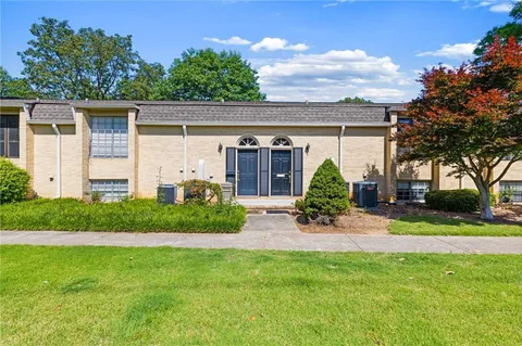 $300,000 | 5400 Roswell Road, Unit A4, Sandy Springs, GA 30342