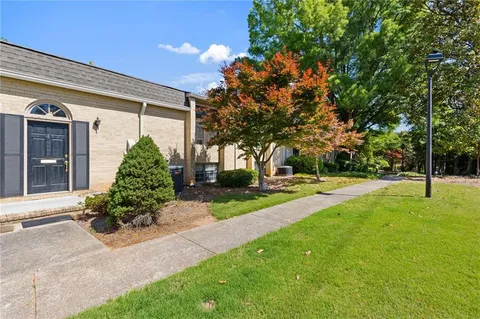 $300,000 | 5400 Roswell Road, Unit A4, Sandy Springs, GA 30342