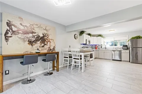 $300,000 | 5400 Roswell Road, Unit A4, Sandy Springs, GA 30342