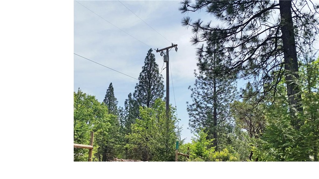 0 Newsome Ranch Road Oroville, CA 95965 - Photo 1 of 1 PGE pole at the NE corner and at the driveway entrance.