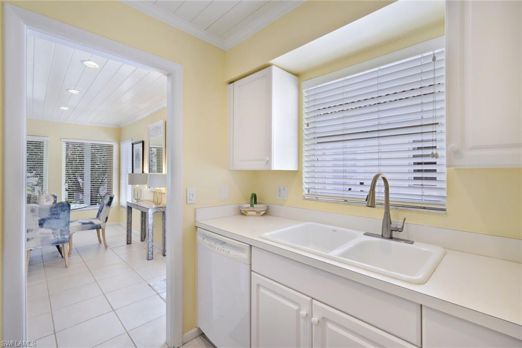 286 4th Street South, Unit 203 Naples, FL 34102 - Photo 11 of 25