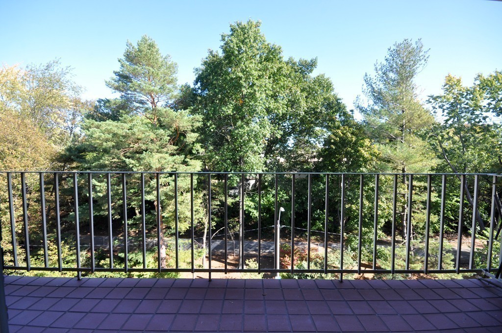 18 Hamilton Road, Unit 504 Arlington, MA 02474 - Photo 9 of 22 Gallery Image 9