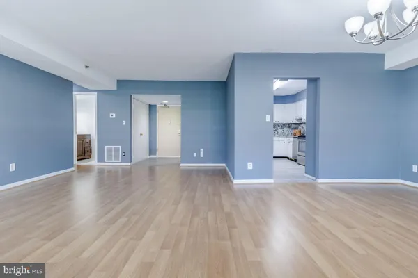 $2,500 | 3713 South George Mason Drive, Unit 412W, Falls Church, VA 22041