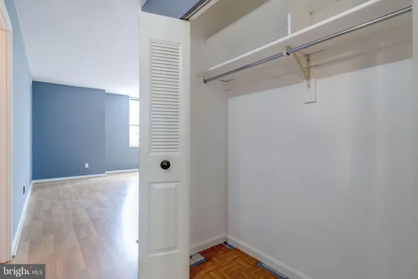 $2,500 | 3713 South George Mason Drive, Unit 412W, Falls Church, VA 22041