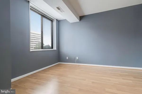 $2,500 | 3713 South George Mason Drive, Unit 412W, Falls Church, VA 22041