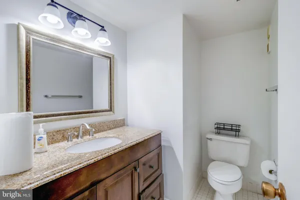 $2,500 | 3713 South George Mason Drive, Unit 412W, Falls Church, VA 22041