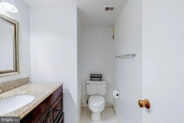 $2,500 | 3713 South George Mason Drive, Unit 412W, Falls Church, VA 22041